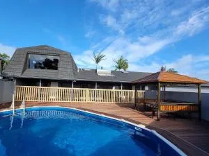 Luxury Bay Vacation Home 5 Ensuites & Pool - Red Beach