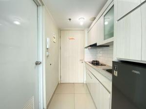 Restful and Simply Studio Springlake Summarecon Bekasi Apartment By Travelio