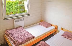 Cozy Home In Mscice With Wifi