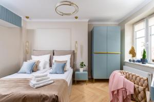 Rooftop Wawel view with jacuzzi l luxury apartment