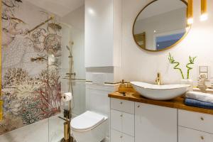 Rooftop Wawel view with jacuzzi l luxury apartment