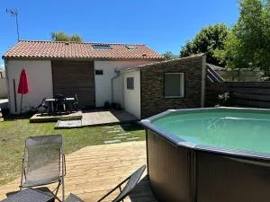 Maison 8 min en voiture de Chatelaillon plage avec piscine hors sol privative - La Jarrie