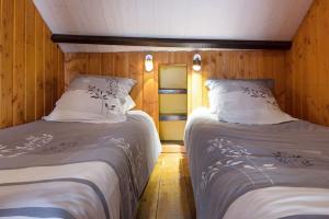 Maisons de vacances Gite le fournil du camping de la Mouline : Maison 2 Chambres