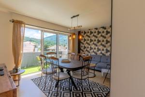 Appartements Eden Lac et Montagnes : Appartement 3 Chambres avec Balcon