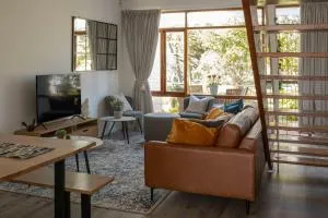 Your own space in the leafy Cape - Tokai