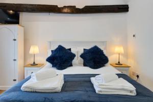 Peaceful Getaway - Free Parking, Short Drive to Stamford