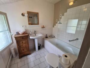 B&B / Chambres d'hotes La Maison des Tilleuls : photos des chambres