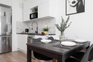 Wyjątkowy Apartament z 1 sypialnią Sierakowskiego by Noclegi Renters
