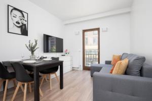 Wyjątkowy Apartament z 1 sypialnią Sierakowskiego by Noclegi Renters