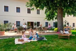 奥尼克斯高级旅馆 - Podivín