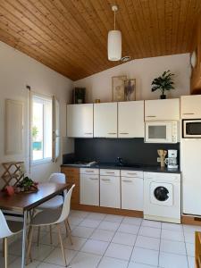 Maisons de vacances Gites Cote de Jade, proche plage et commerces, de 2 a 6 personnes : photos des chambres