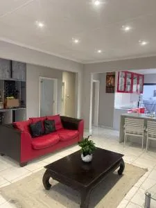 AA guest house Goodwood - Goodwood