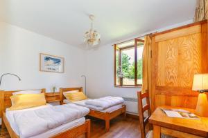Maisons de vacances Gite Gite le Peyrou 2/3 personnes a La Viale : photos des chambres