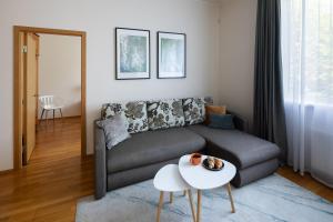 One bedroom Sunny Tallinn Street Apartment With Parking