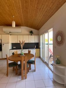 Maisons de vacances Gites Cote de Jade, proche plage et commerces, de 2 a 6 personnes : photos des chambres