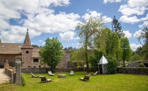 Gites de france 24 personnes - domaine de coulagnettes