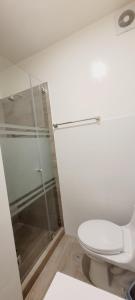 Habitación Privada con baño propio, en Lince cerca a pasos de san isidro