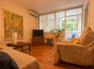 Friendly Well Located Family Apartment