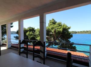 Apartments Karbuni By The Sea