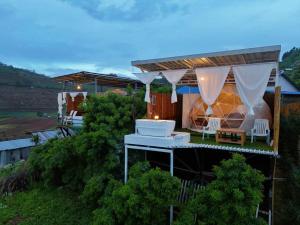 ภูวิมาน ม่อนแจ่ม