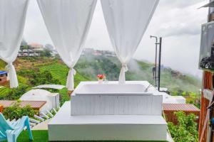 ภูวิมาน ม่อนแจ่ม