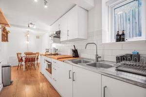 Private Garden Apartment by Tulse Hill Station - Pass the Keys