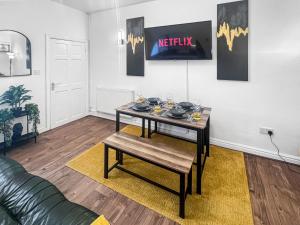 Stylish House Near Hospital with Free Parking