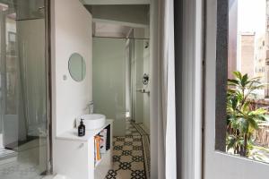 Deluxe Double Room with Balcony room in Chic & Basic Born Boutique Hotel