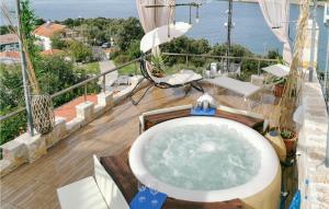 Beautiful Apartment In Utjeha