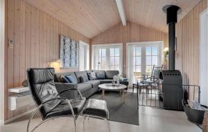 Three-Bedroom Holiday Home In Logstor