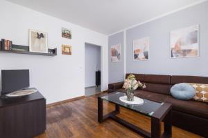 Stylowy Apartament z oddzielna sypialnią niedaleko centrum Chorzowa by Noclegi Renters