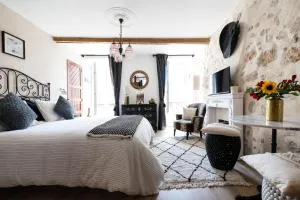 La Sanverine private room historic center Vence - Ванс