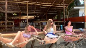 OIA Beach Hostel - El Nido