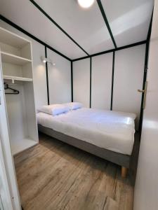 Campings Petits Chalets D-Herm : photos des chambres