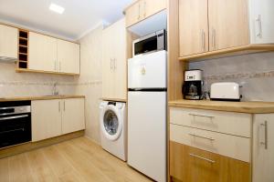 Estepona Centre Beachfront Apartment ROSSI