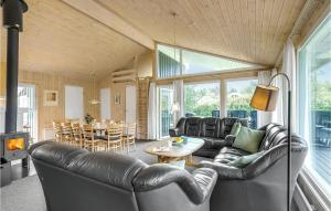 Lovely Home In Væggerløse With Sauna