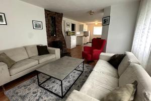 Cozy Central Apartment- Pulpit-R