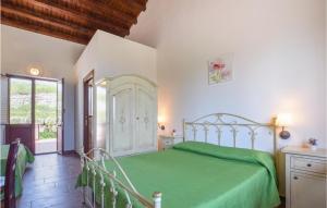 Cozy Home In Caccamo With Kitchenette