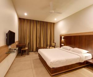 Hotel Classic Mid Town, Kolhapur NEAR MAHALAXMI TEMPLE