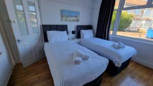 Stanley House - Free Parking for multiple Vehicles by Cliftonvalley Apartments