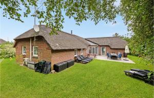 Lovely Home In Ringkøbing With Sauna - 4hvězdičkové hotely ve městě Sondervig