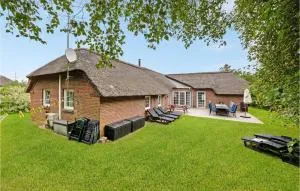 Lovely Home In Ringkøbing With Sauna - Søndervig