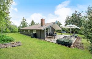 Nice Home In Ringkøbing With Wifi