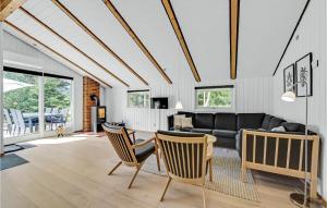Nice Home In Ringkøbing With Wifi