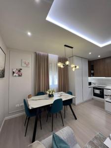 Gold Vollga House Durres