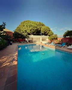 Résidence ANTONIA Appartements avec piscine commune - centre ville Calvi