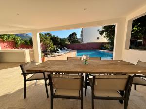 Résidence ANTONIA Appartements avec piscine commune - centre ville Calvi