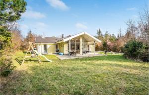 Cozy Home In Ebeltoft With Sauna