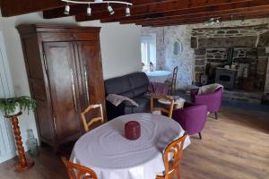 Maison au calme en pleine nature à Bourbriac