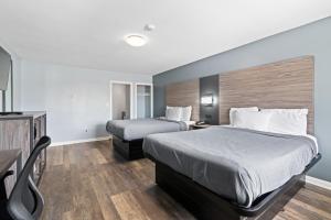 Double Room with Two Queen Beds - Non-Smoking room in Plaza Inn